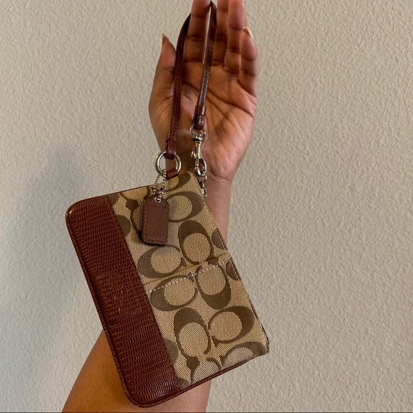 Coach Handbags - SALE⭐️ Authentic Vintage Coach Brown Wristlet